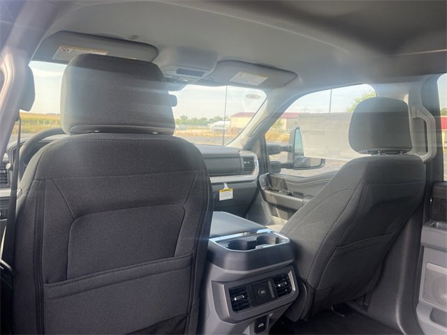 New 2026 Ford F250 4x4 Crew Cab Super Duty image 14