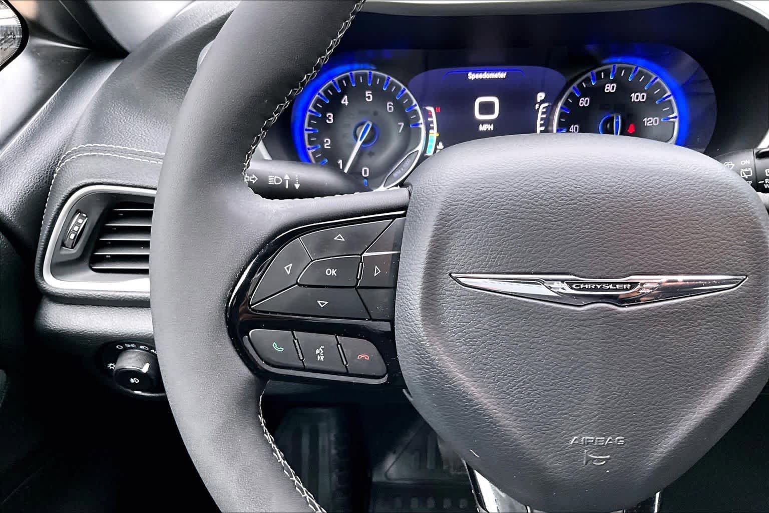 Used 2023 Chrysler Pacifica Touring-L w/ S Appearance Package FWD image 23