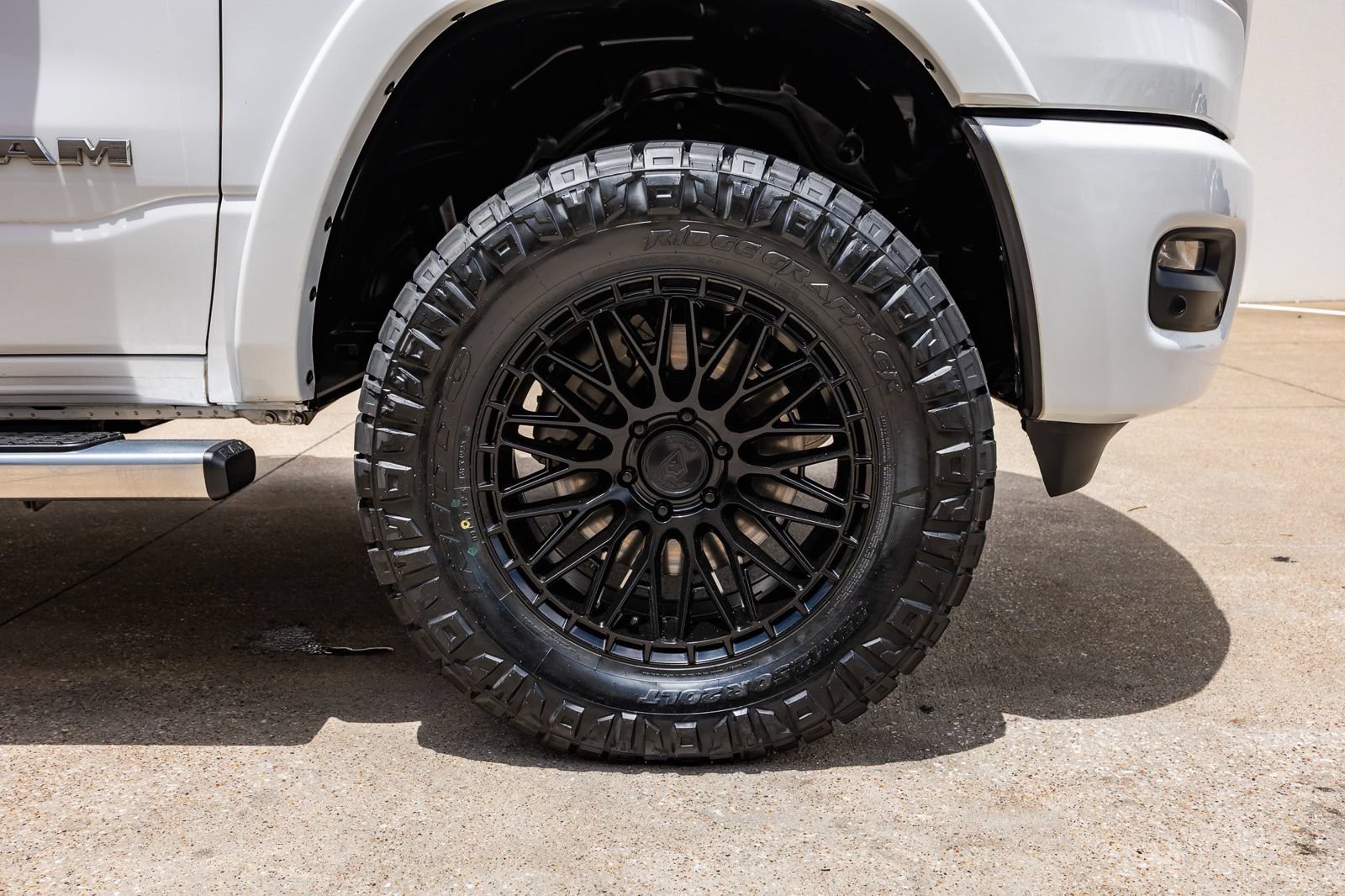 Used 2025 RAM 1500 Laramie w/ Sport Appearance Package AWD/4WD image 12