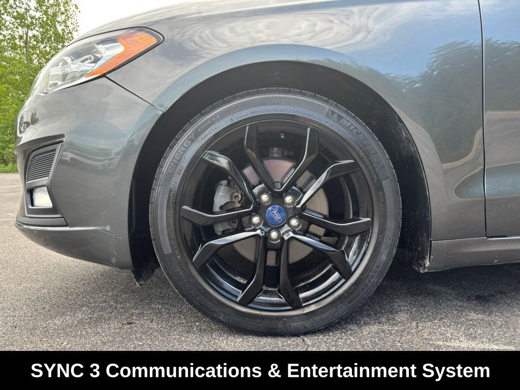 Used 2019 Ford Fusion SE w/ Equipment Group 151A FWD image 10
