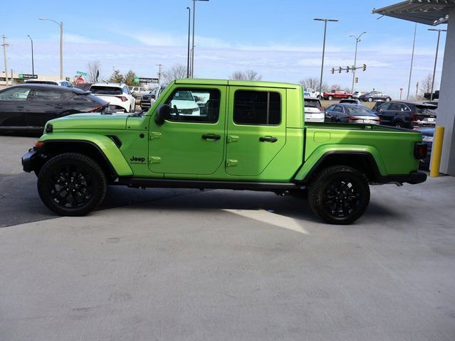 Used 2025 Jeep Gladiator Sport image 5