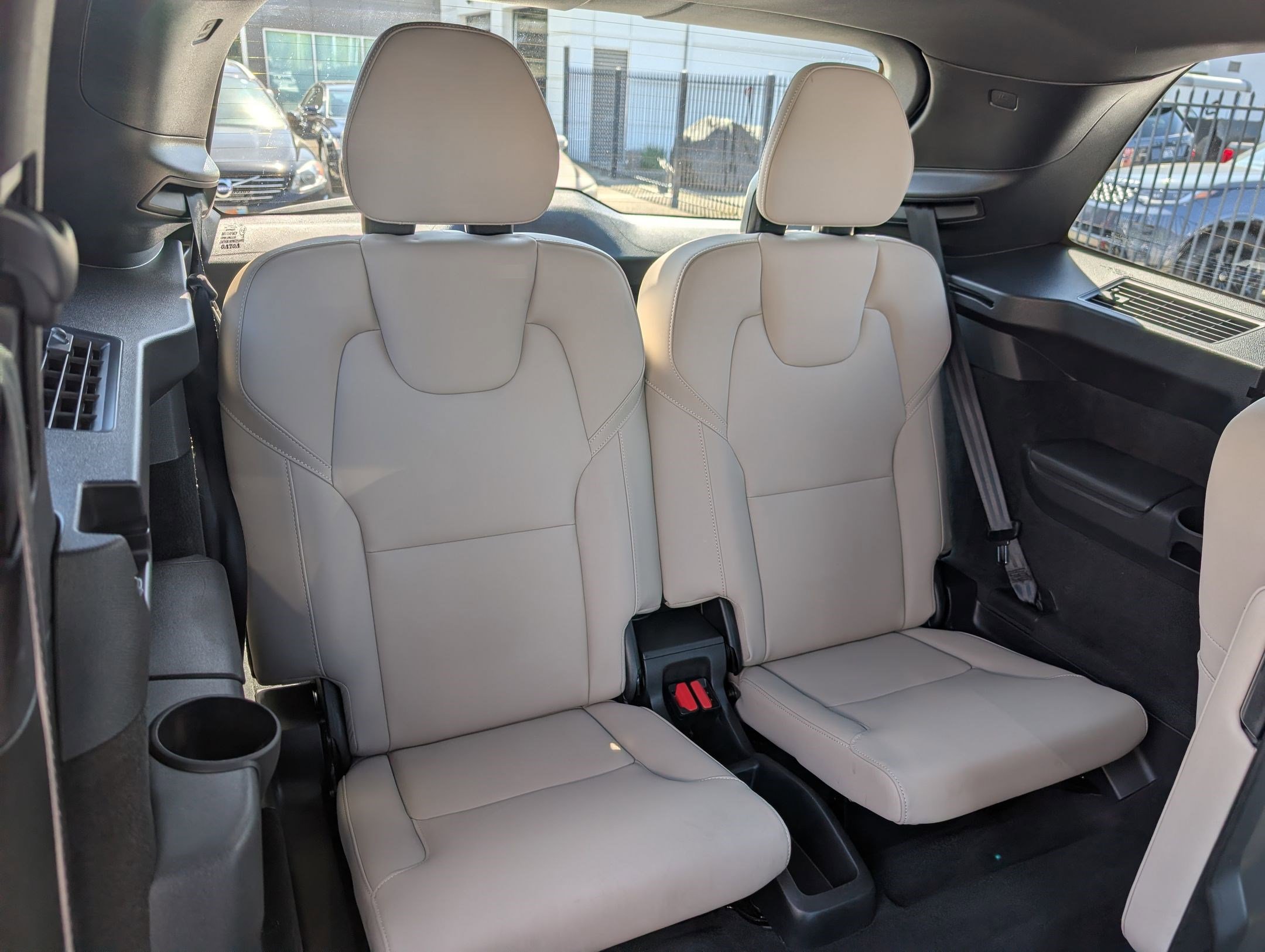 Used 2025 Volvo XC90 T8 Plus AWD/4WD image 35