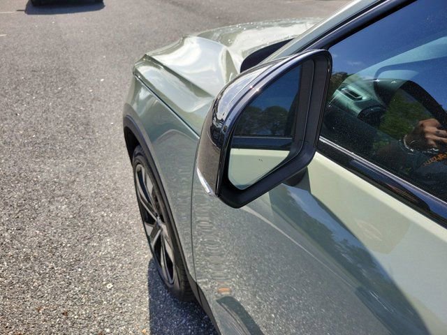 Used 2025 Volvo XC40 B5 Plus w/ Protection Package Premier image 18