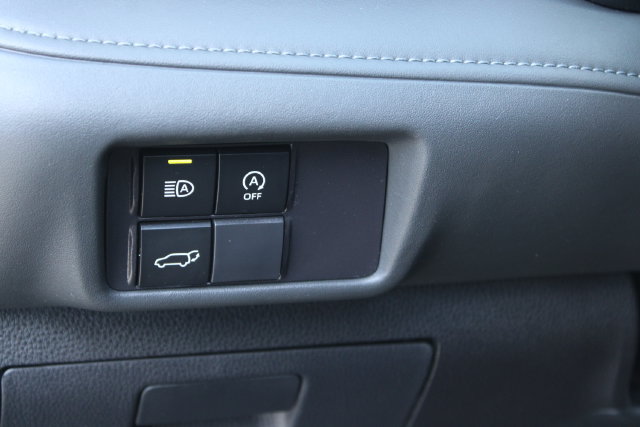 Used 2024 Toyota Highlander XSE FWD image 11