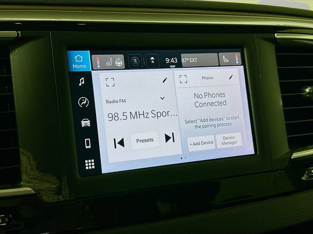 Used 2022 Chrysler Voyager LX image 15