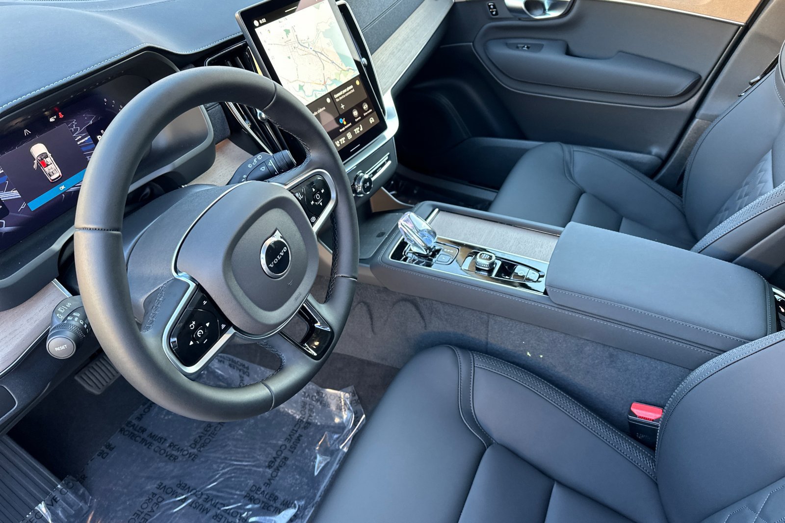 New 2026 Volvo XC90 B5 Plus w/ Protection Package AWD/4WD image 13