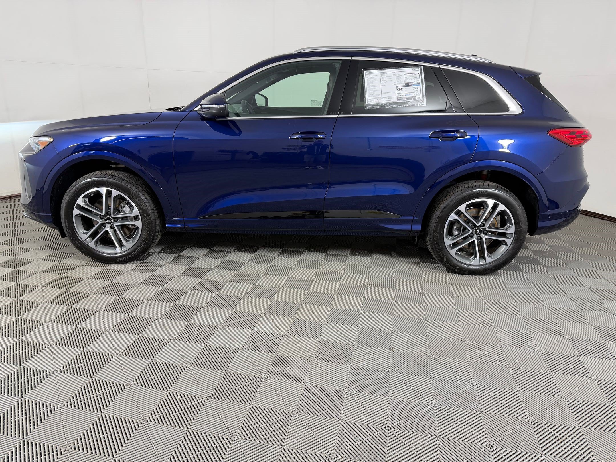 New 2026 Audi Q5 Premium Plus AWD/4WD image 2