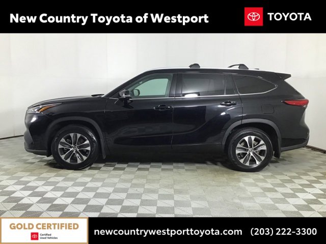 Certified 2022 Toyota Highlander XLE image 4