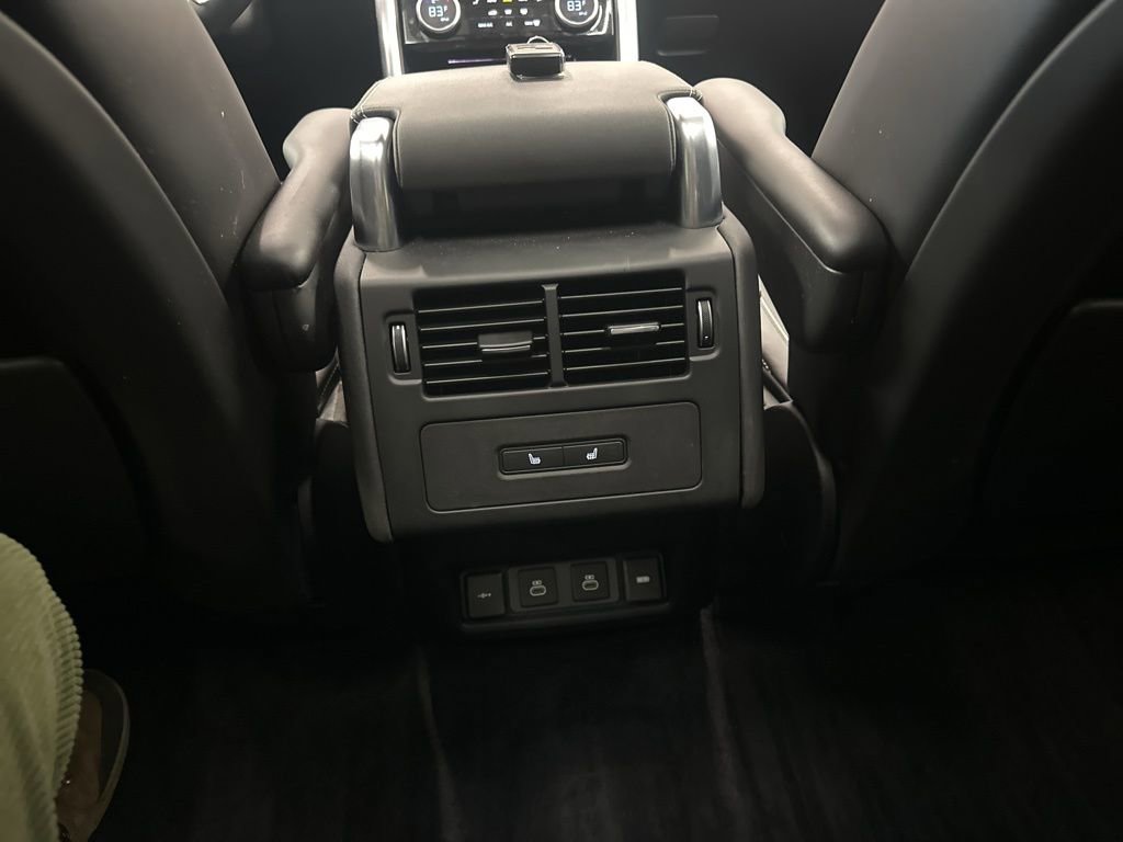 Used 2022 Land Rover Discovery HSE R-Dynamic image 28