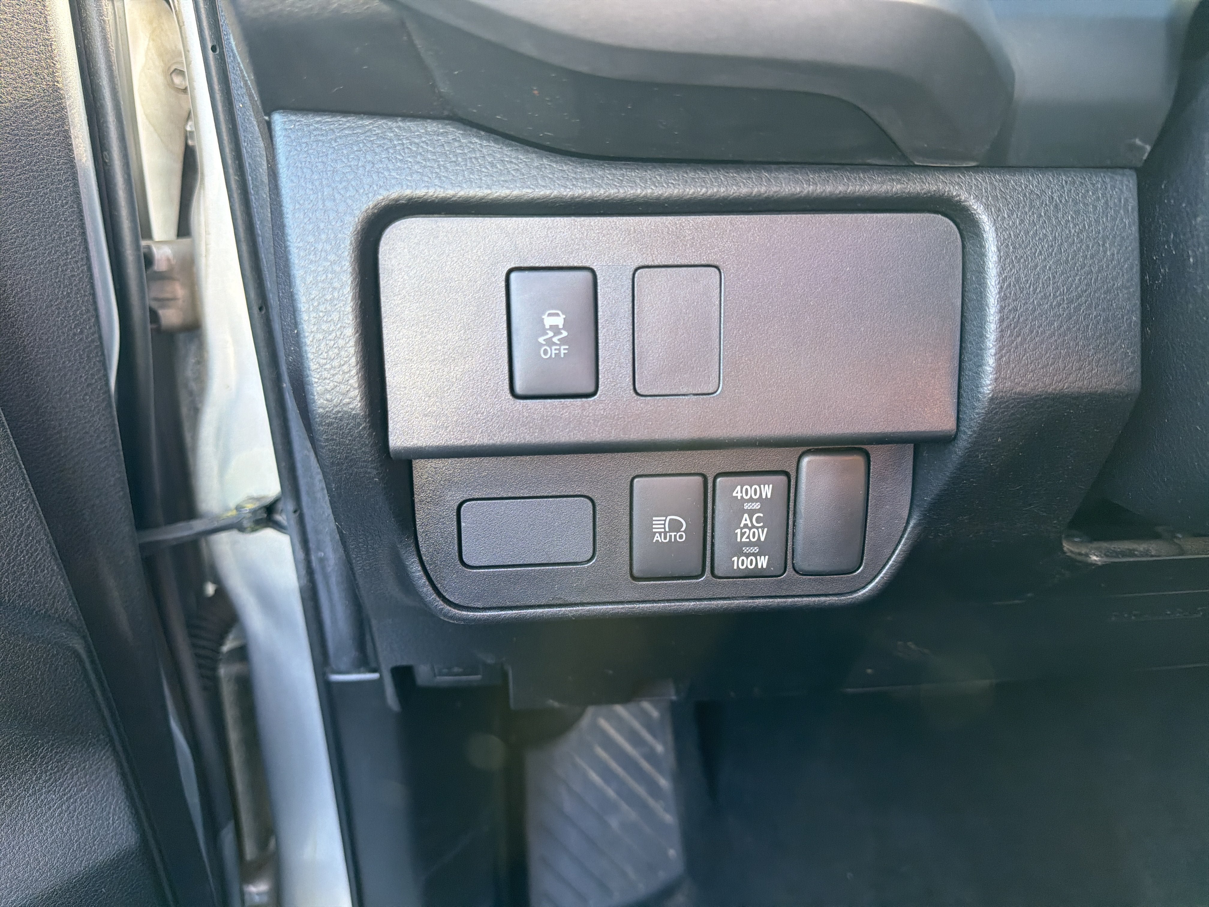 Certified 2022 Toyota Tacoma TRD Off-Road AWD/4WD image 16