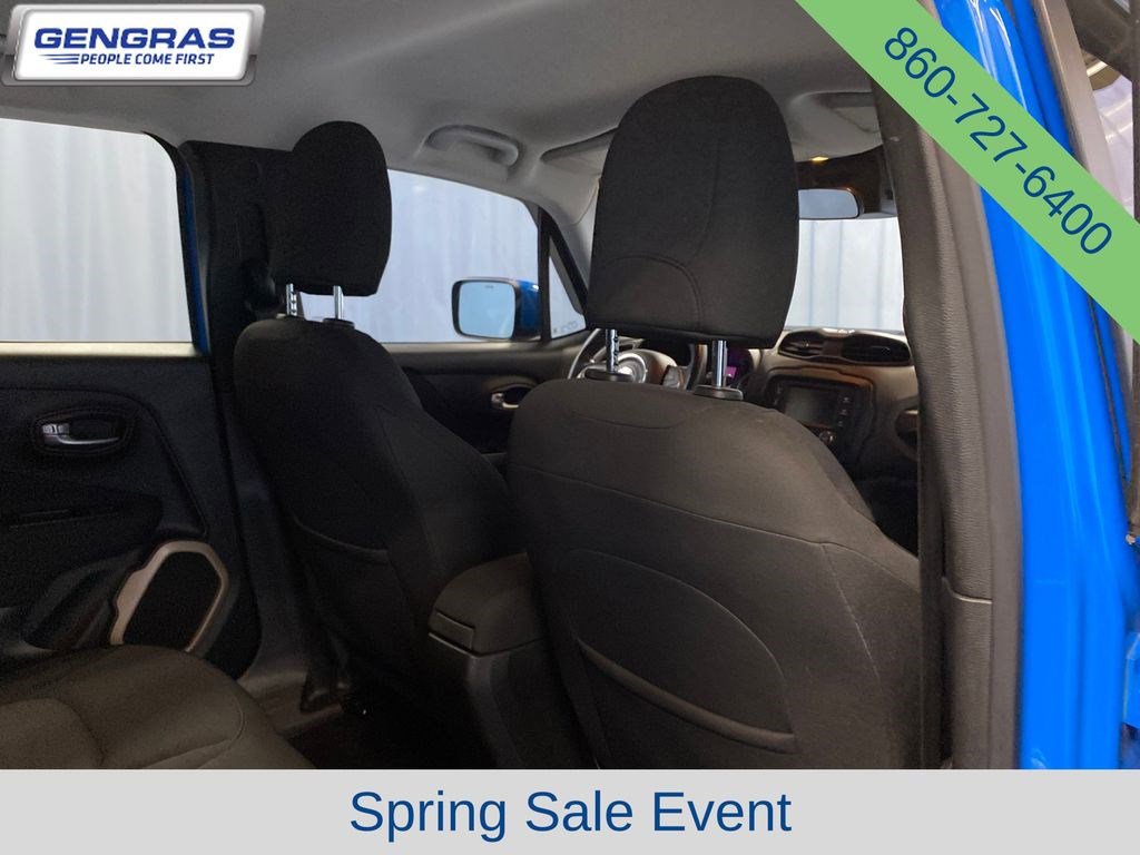 Used 2015 Jeep Renegade Latitude AWD/4WD image 37