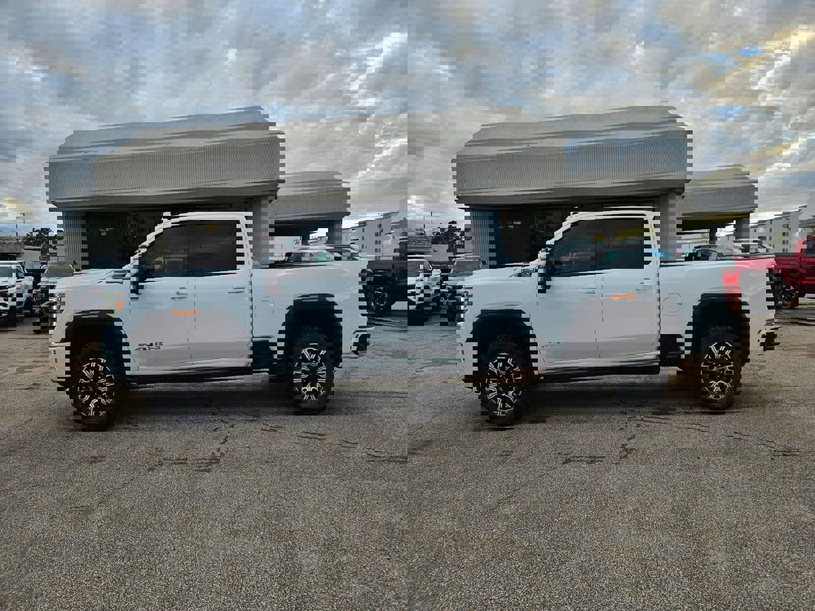 Used 2021 GMC Sierra 2500 AT4 w/ AT4 Premium Plus Package image 2