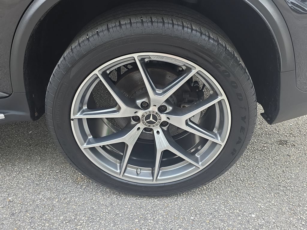 Used 2022 Mercedes-Benz GLC 300 4MATIC w/ AMG Line image 15