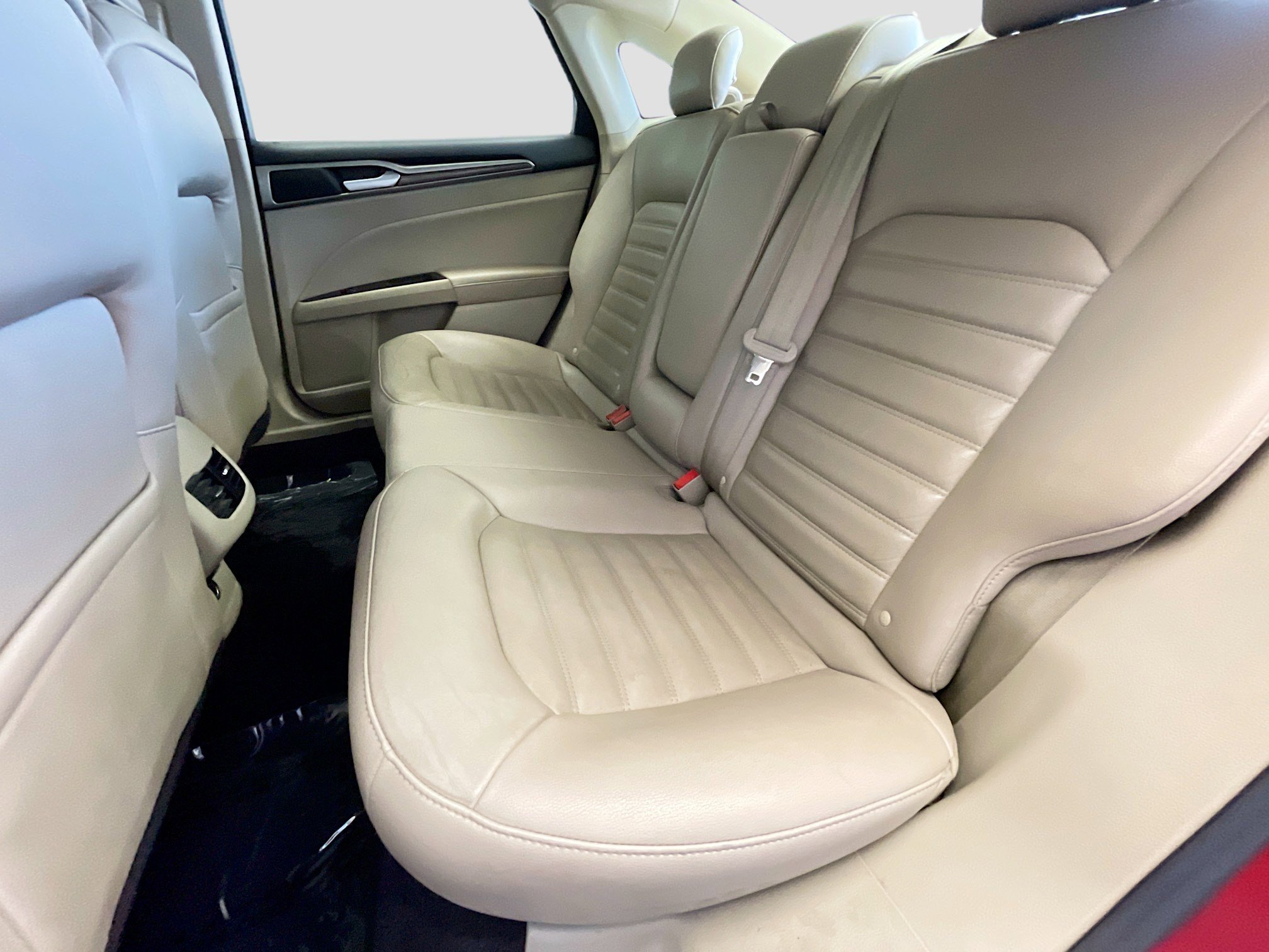 Used 2017 Ford Fusion SE w/ Fusion SE Technology Package image 15