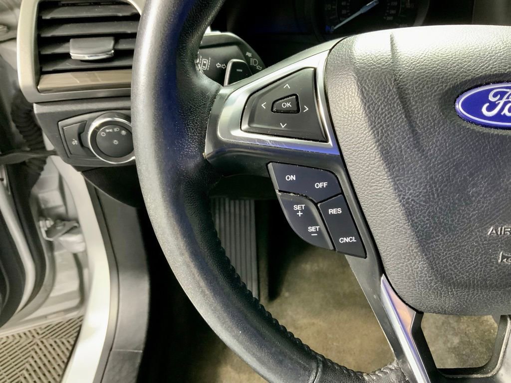 Used 2019 Ford Fusion SEL FWD image 28