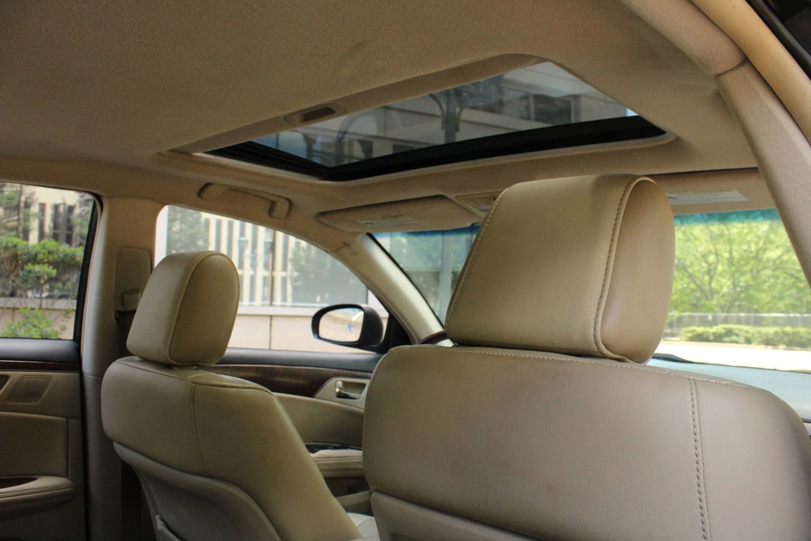 Used 2011 Toyota Avalon Limited FWD image 24