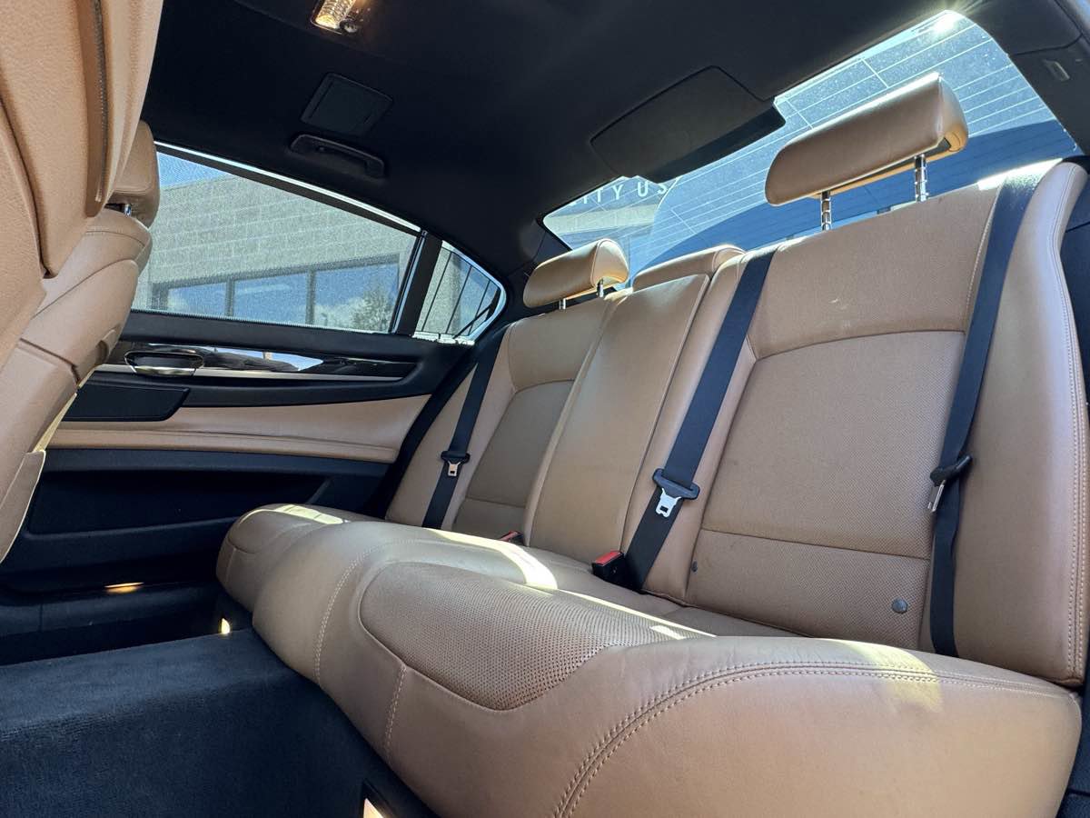 Used 2015 BMW 740Li image 45