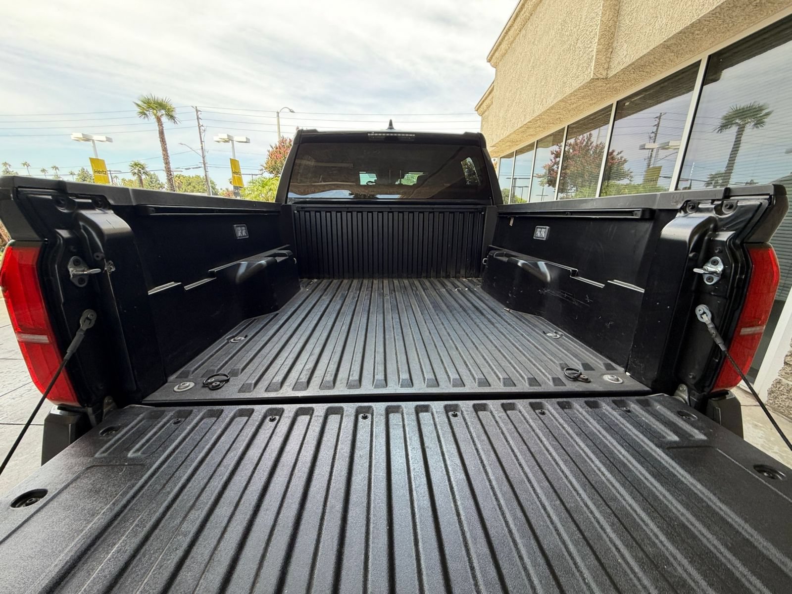 Used 2025 Toyota Tacoma TRD Off-Road AWD/4WD image 29