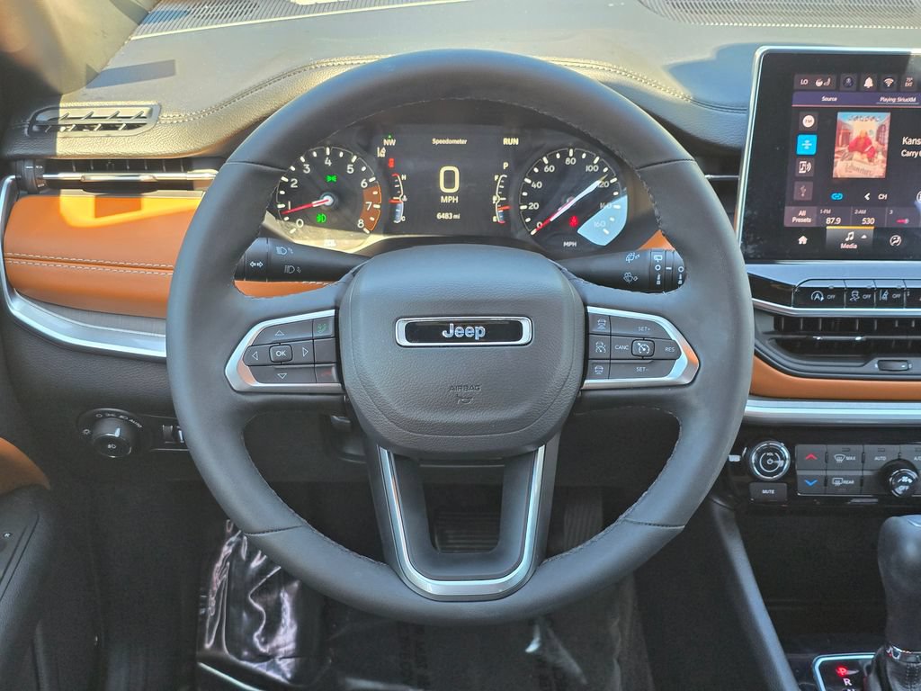 Used 2025 Jeep Compass Limited AWD/4WD image 8