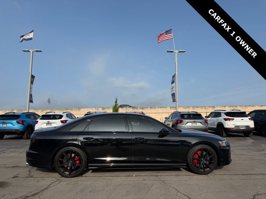 Used 2023 Audi S8 AWD/4WD image 3