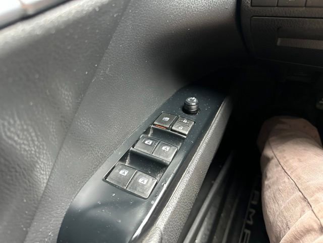 Used 2019 Toyota Camry SE FWD image 33