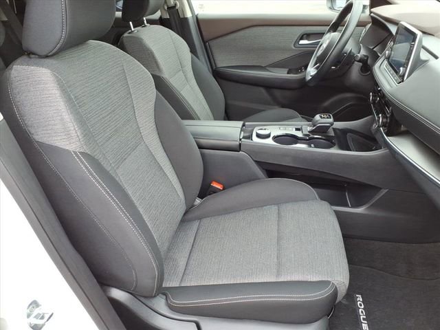 Used 2023 Nissan Rogue SV image 18