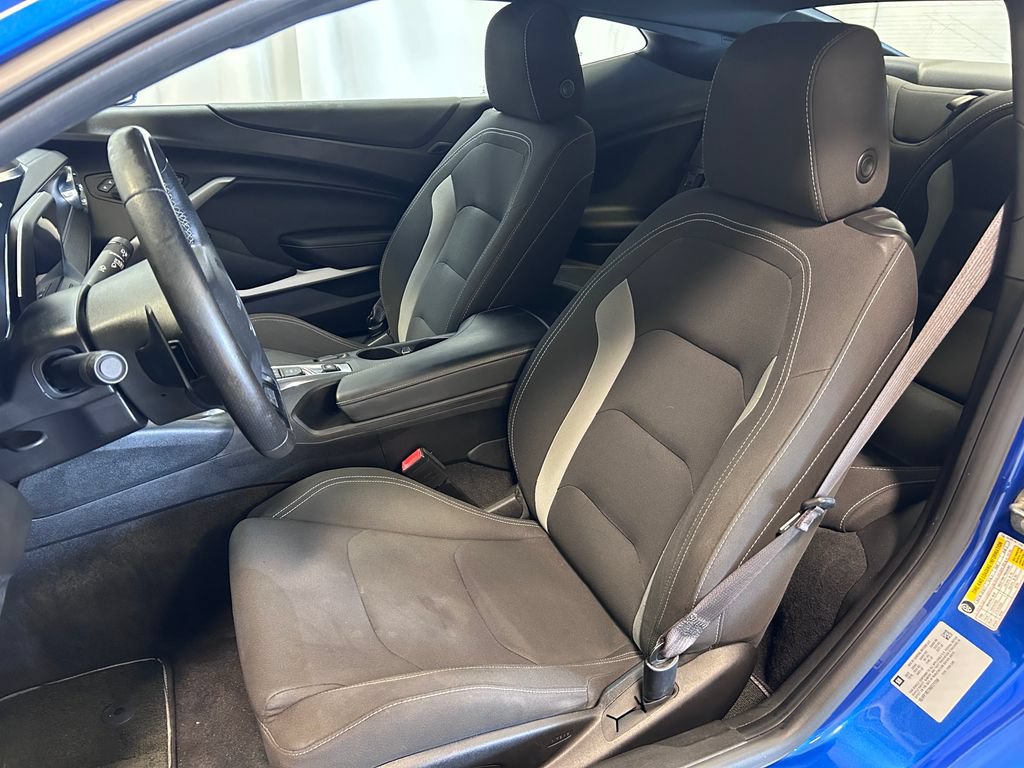 Used 2017 Chevrolet Camaro SS RWD image 7