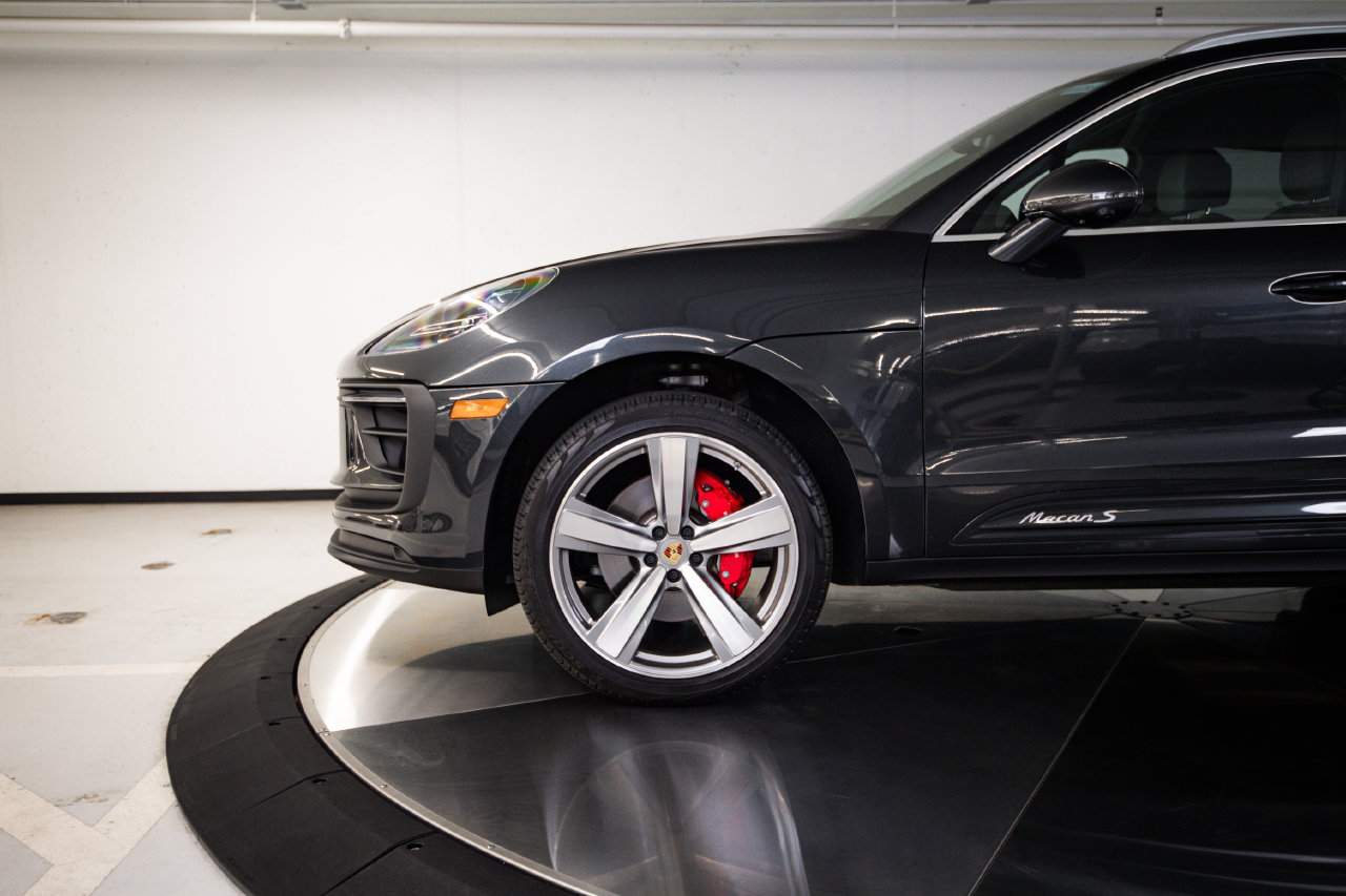 Certified 2026 Porsche Macan S AWD/4WD image 11