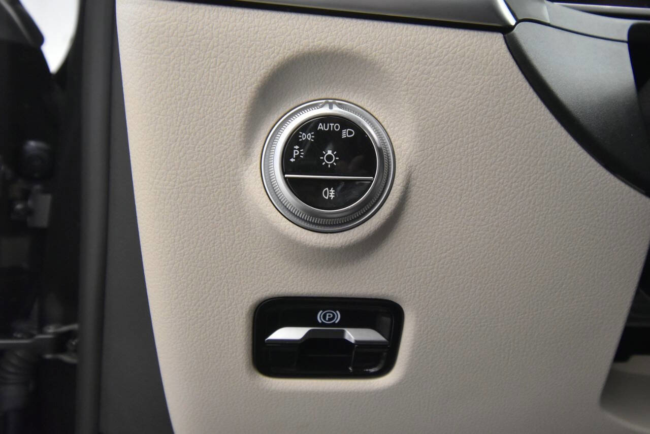 Used 2023 Mercedes-Benz C 300 4MATIC Sedan image 36