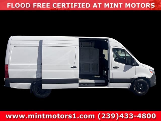 Used 2025 Mercedes-Benz Sprinter 2500 image 6