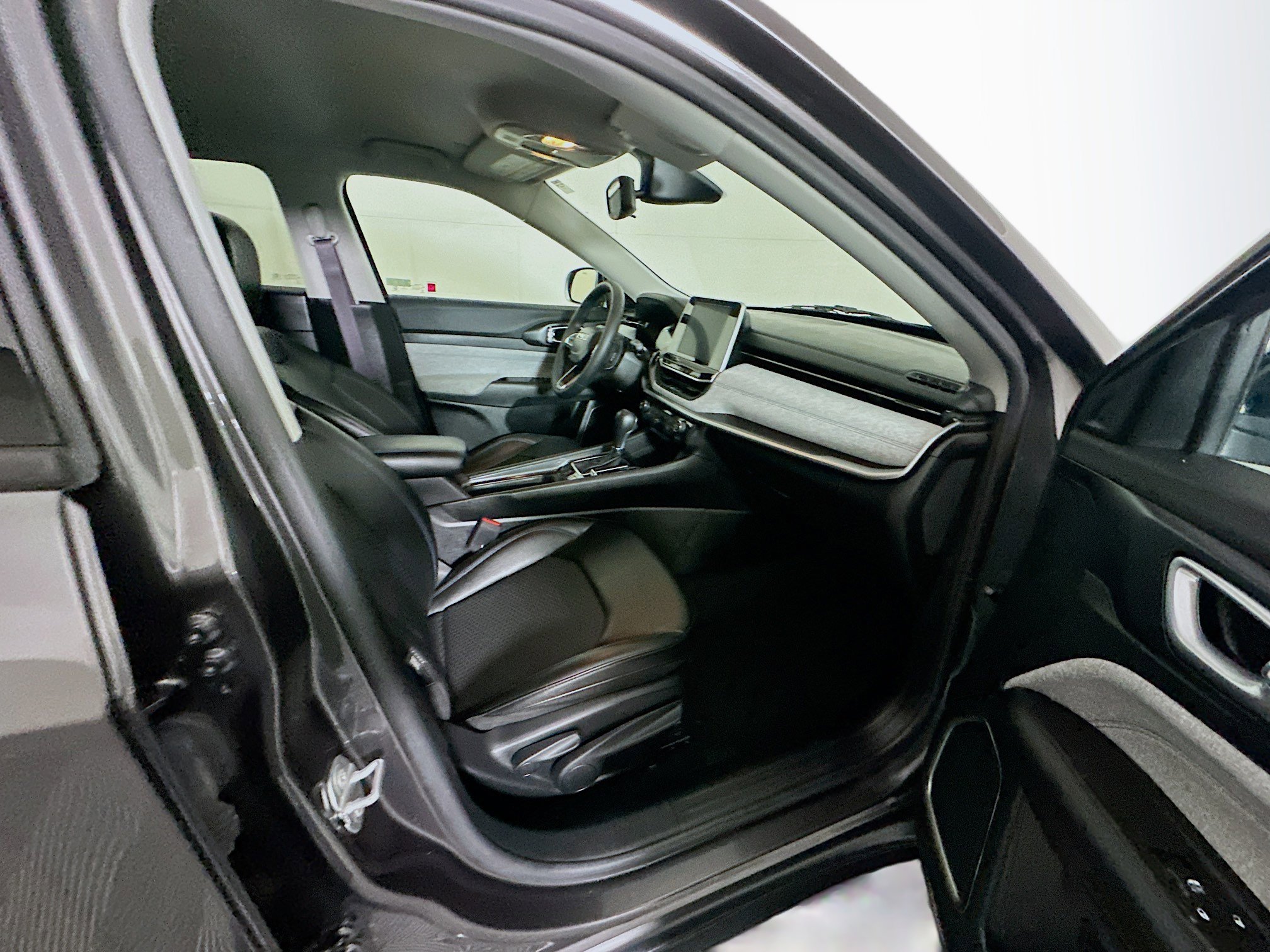 Used 2022 Jeep Compass Latitude image 29