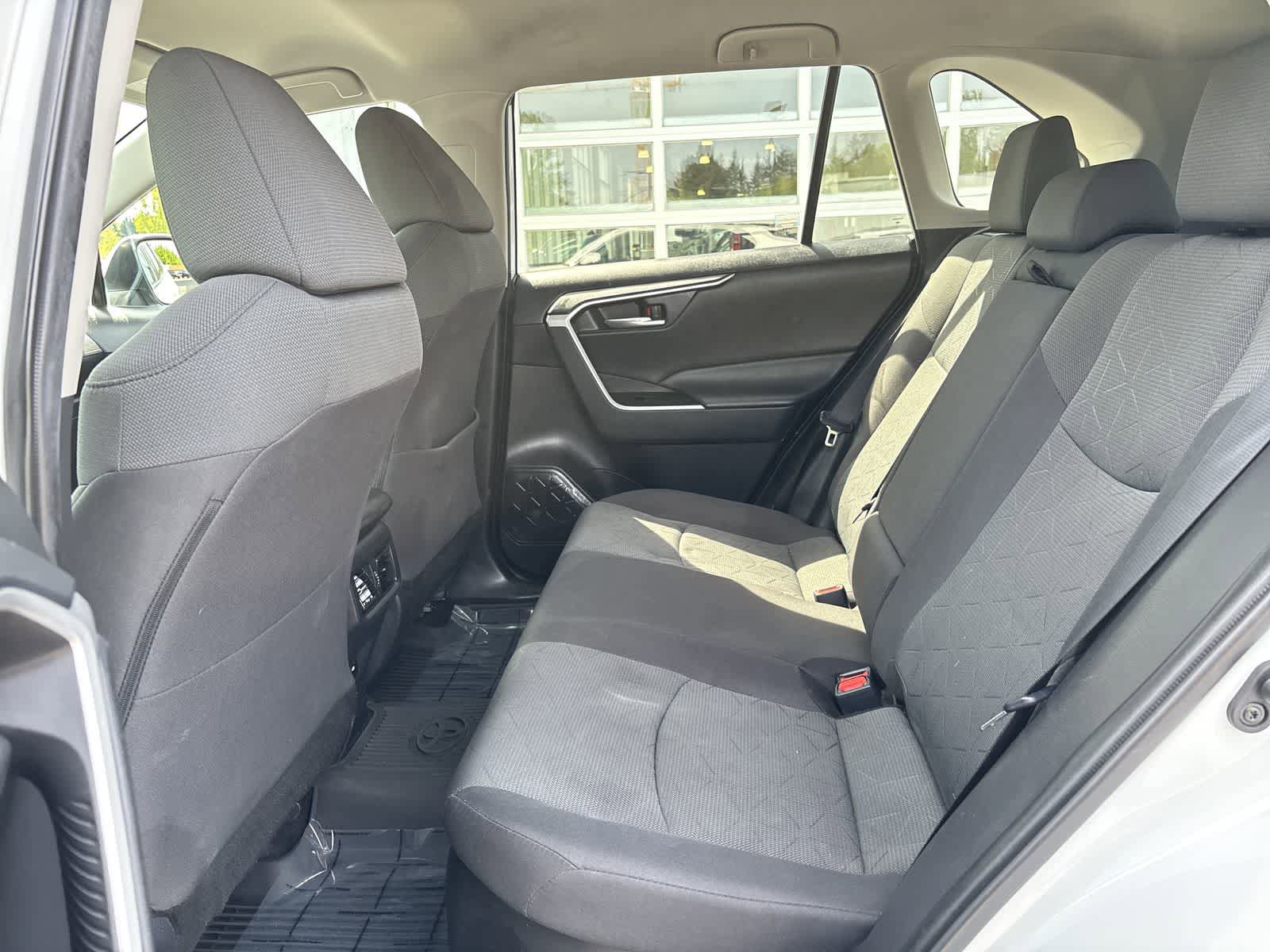 Used 2021 Toyota RAV4 XLE w/ XLE Grade Weather Package AWD/4WD image 8