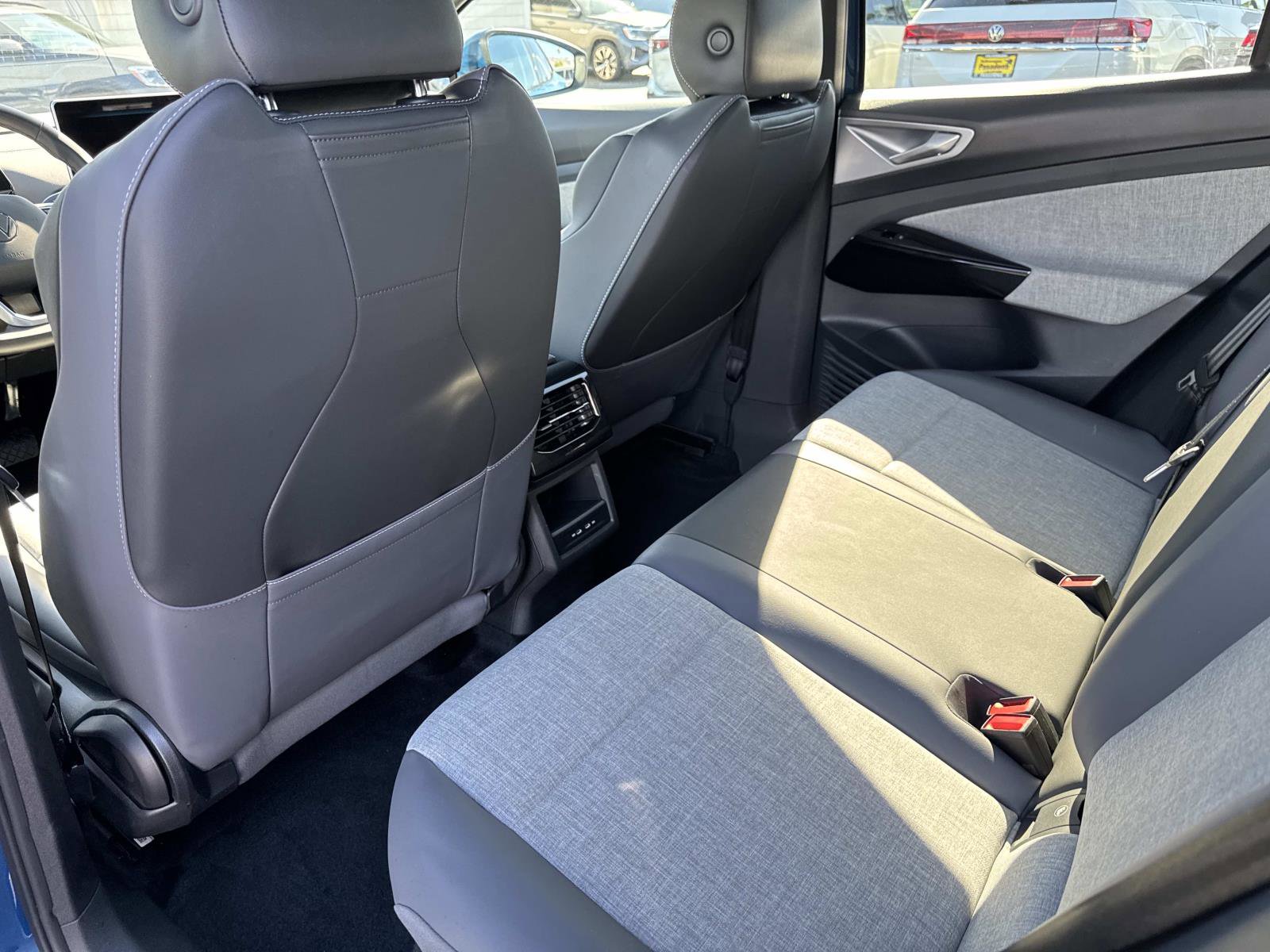 Certified 2025 Volkswagen ID.4 Pro image 10