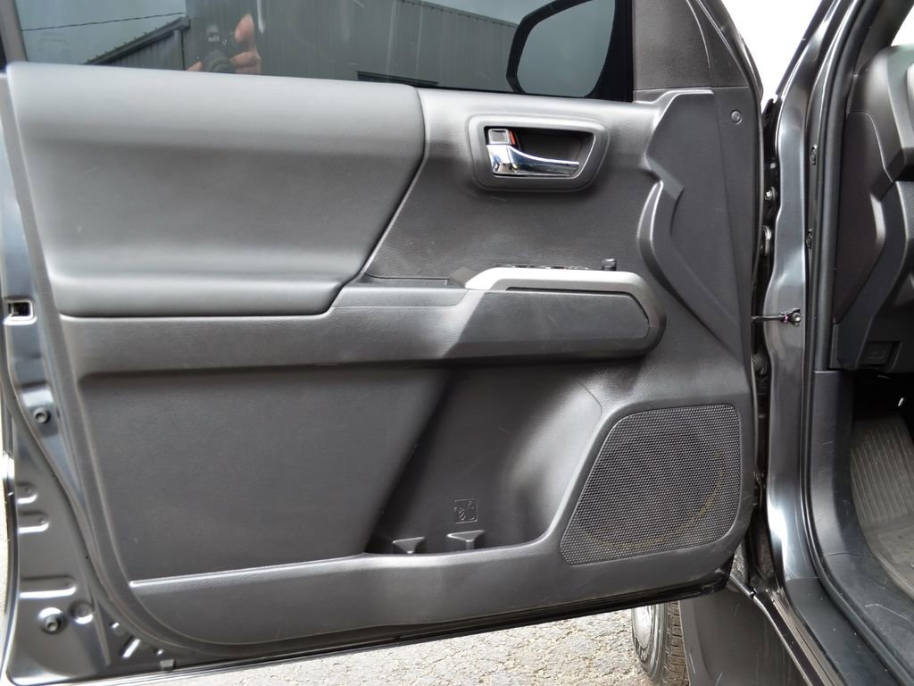 Used 2023 Toyota Tacoma TRD Sport image 23