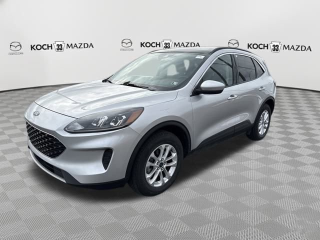 Used 2020 Ford Escape SE image 3