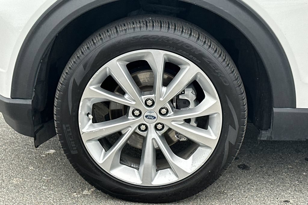 Certified 2023 Ford Explorer Platinum w/ Technology Package AWD/4WD image 28