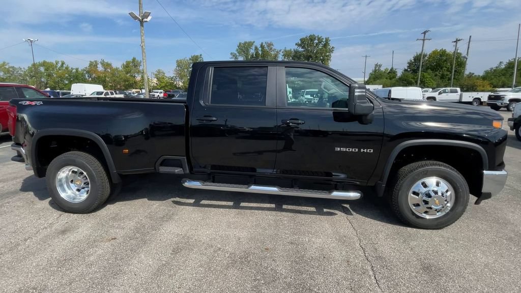New 2026 Chevrolet Silverado 3500 LT w/ All Star Edition AWD/4WD image 3
