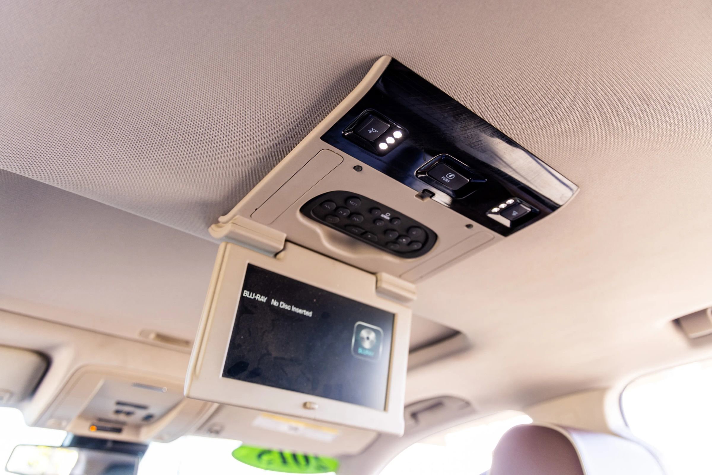 Used 2015 Chevrolet Silverado 1500 High Country image 39