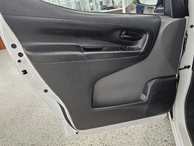 Used 2018 Chevrolet City Express LT FWD image 25