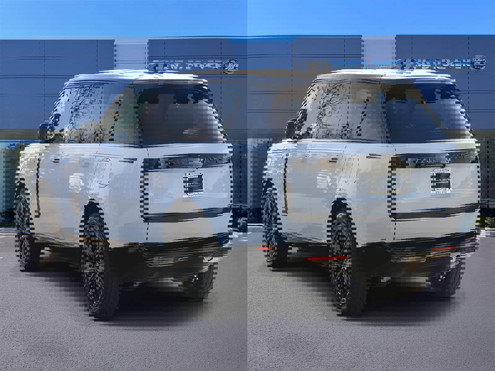 New 2026 Land Rover Range Rover SE image 8