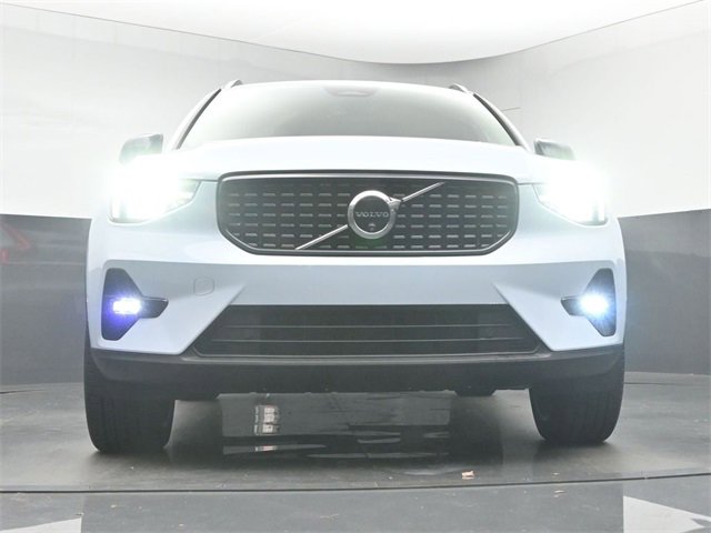 Used 2024 Volvo XC40 B5 Ultimate w/ Protection Package Premier image 42