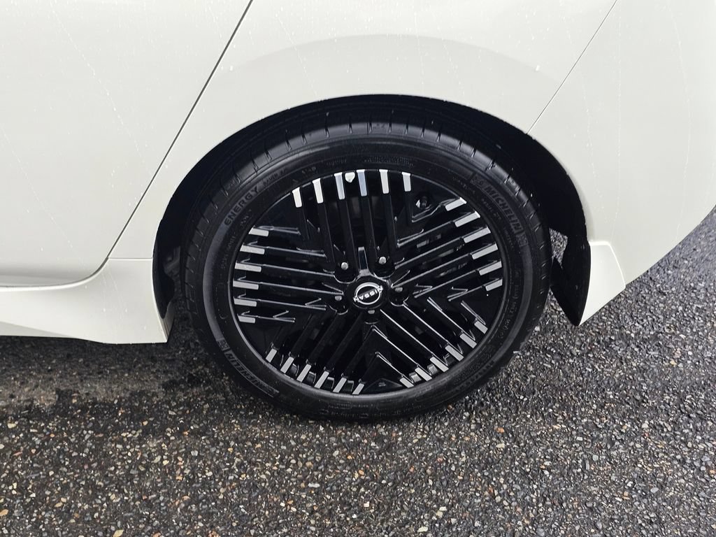 Used 2025 Nissan Leaf SV Plus FWD image 9