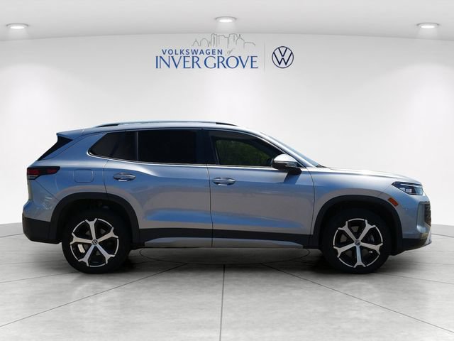 Certified 2025 Volkswagen Tiguan SE AWD/4WD image 8