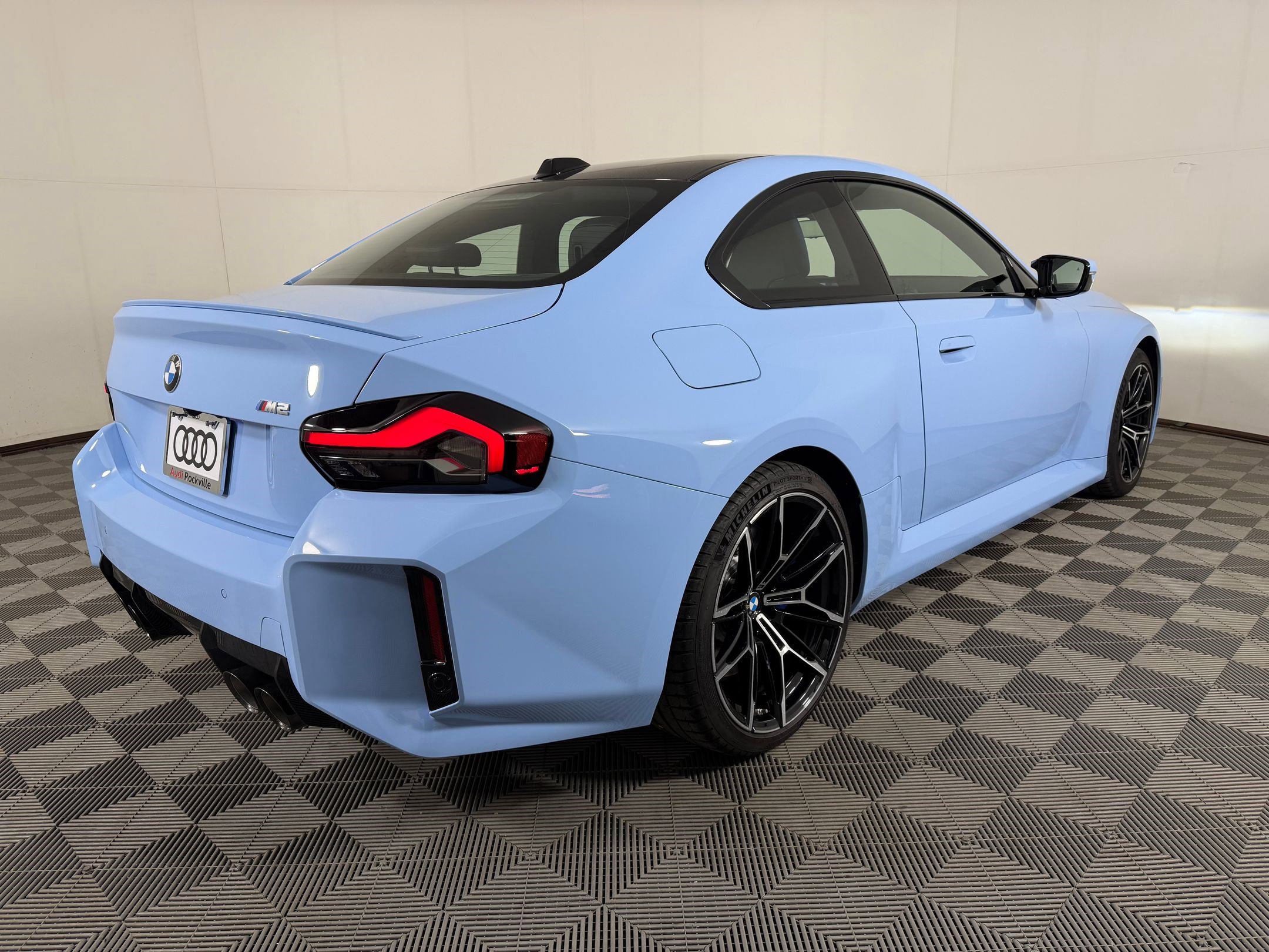 Used 2024 BMW M2 w/ Lighting Package image 9