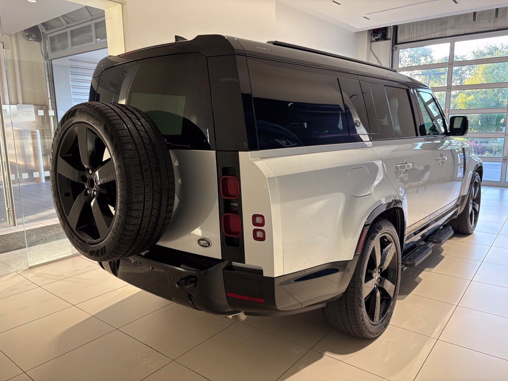 Used 2023 Land Rover Defender 130 X-Dynamic SE AWD/4WD image 6