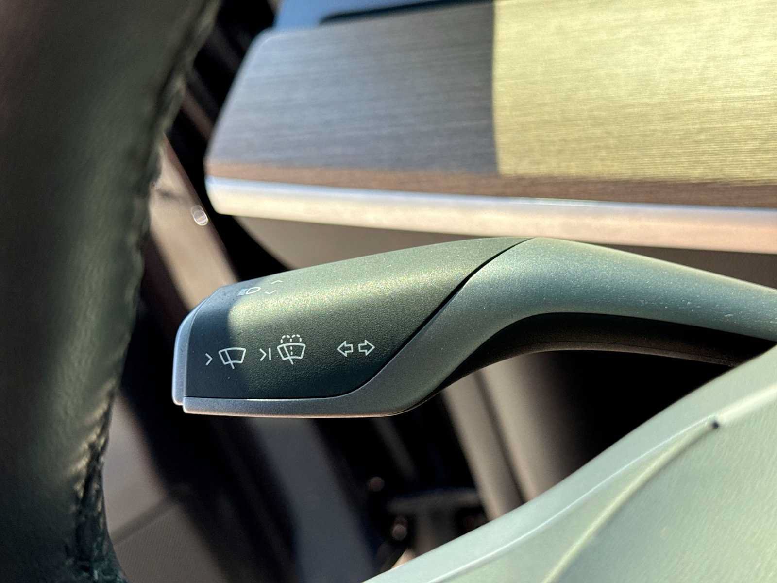 Used 2024 Tesla Model Y Long Range AWD/4WD image 26