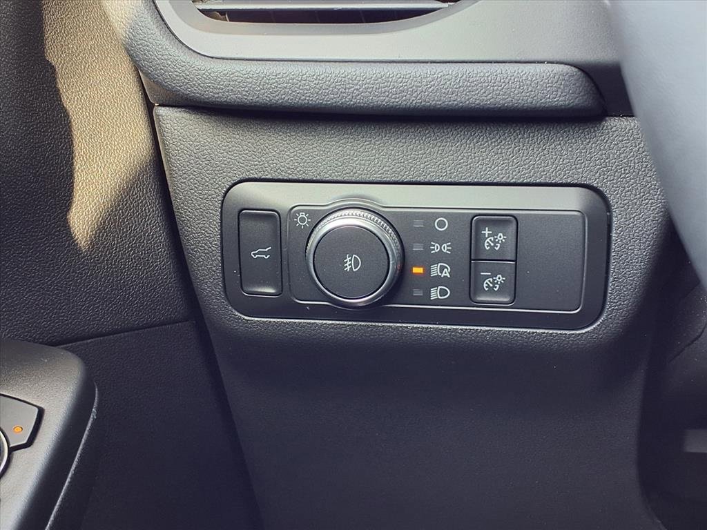 Used 2021 Ford Escape Titanium w/ Class II Trailer Tow Package image 19