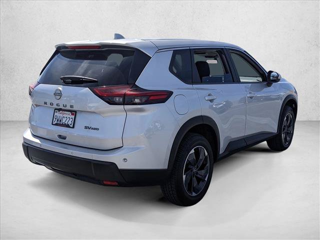 Used 2024 Nissan Rogue SV AWD/4WD image 5
