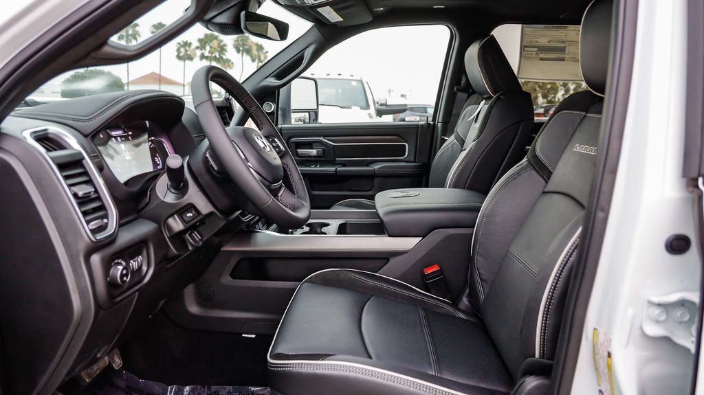 New 2026 RAM 3500 Laramie AWD/4WD image 21
