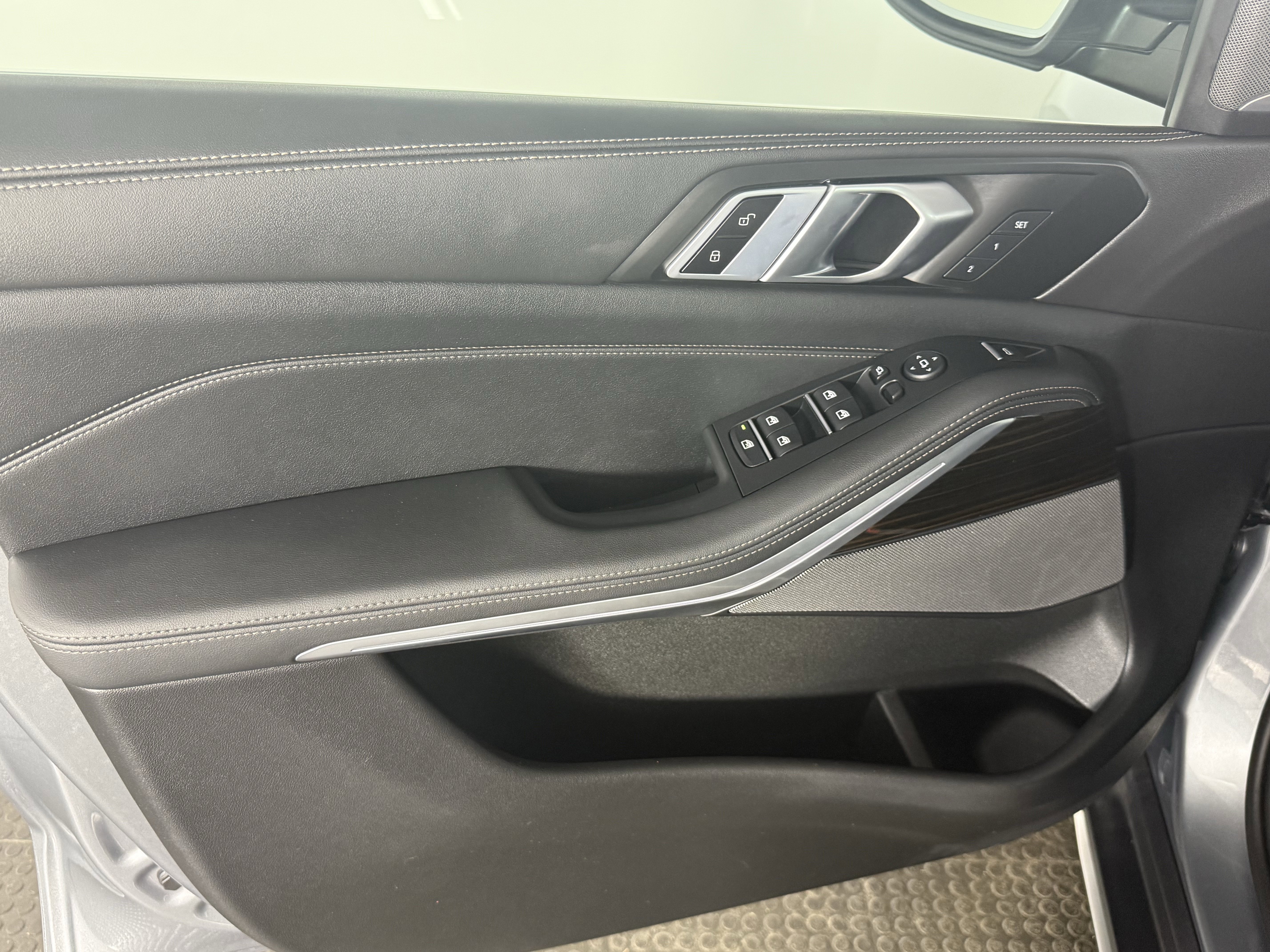 Certified 2025 BMW X5 xDrive40i w/ Executive Package image 10